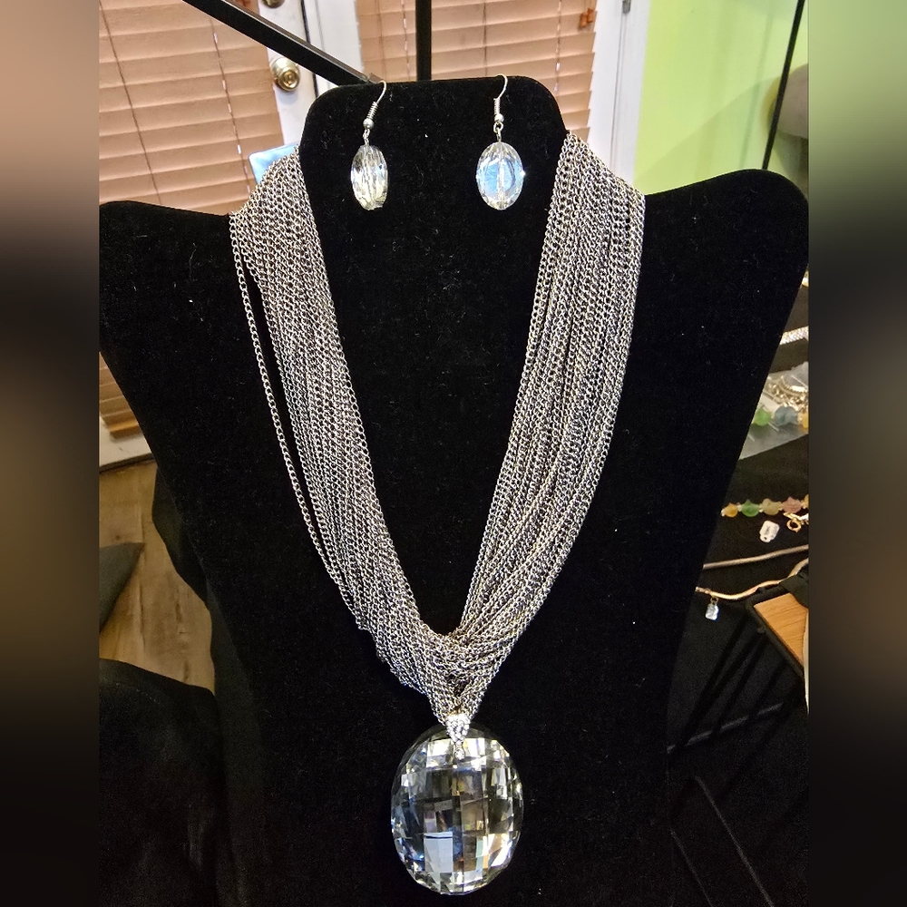 Elegant Silver Multi-Strand Necklace with Crystal Pendant Set - Picture 3 of 6